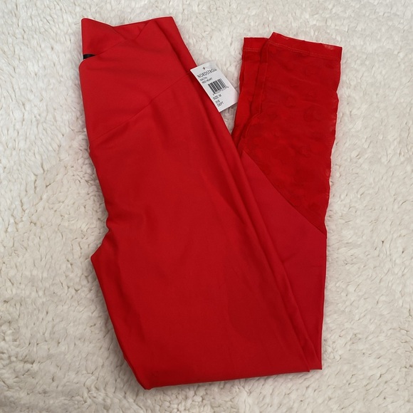 Beach Riot Beach Leggings in Red Heart - Picture 5 of 10